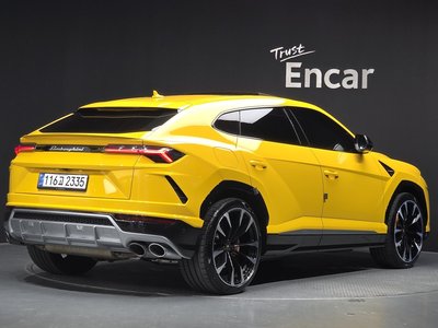 2020 Lamborghini URUS 照片 3