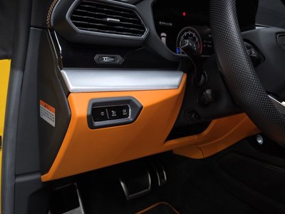 2020 Lamborghini URUS thumbnail 13