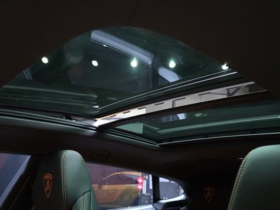 2020 Lamborghini URUS thumbnail 19