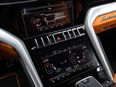 2020 Lamborghini URUS thumbnail 17