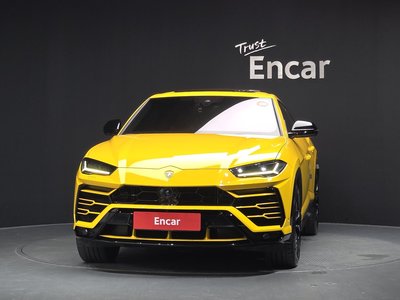 2020 Lamborghini URUS 照片 2
