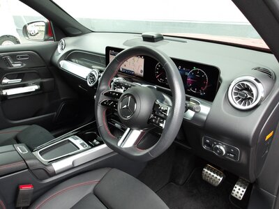 MERCEDES-BENZ GLB - 10