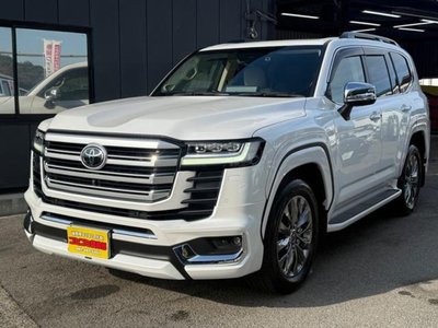 TOYOTA LAND CRUISER 300