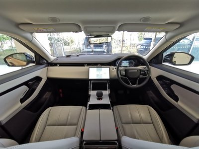صورة 4 لـ 2025 LAND Rover RANGE ROVER EVOQUE