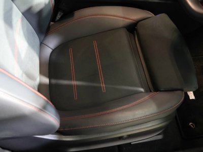 MERCEDES-BENZ EQA - 10