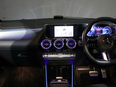 MERCEDES-BENZ EQA - 6