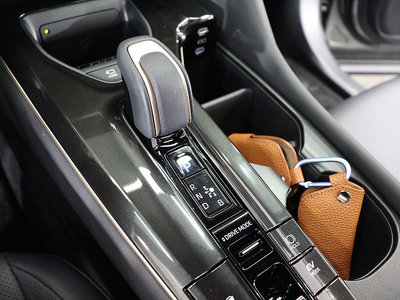 صورة 9 لـ 2025 Toyota CROWN CROSSOVER