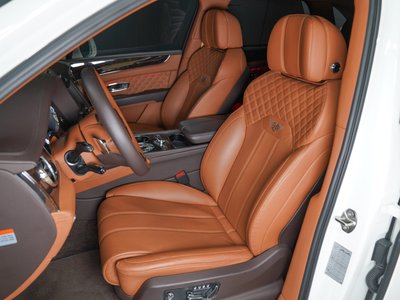 2022 Bentley BENTAYGA photo 10