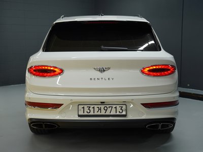 2022 Bentley BENTAYGA photo 3