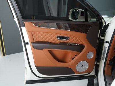 2022 Bentley BENTAYGA thumbnail 15
