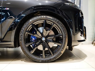 BMW X7 - 7