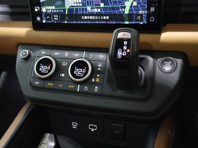 2024 LAND Rover DEFENDER thumbnail 27