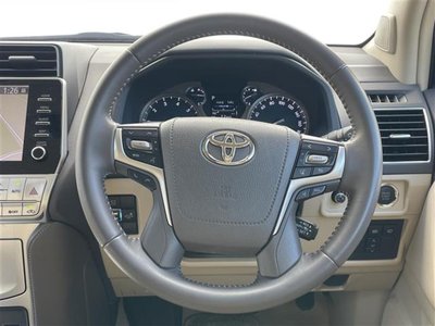 TOYOTA LAND CRUISER PRADO - 8