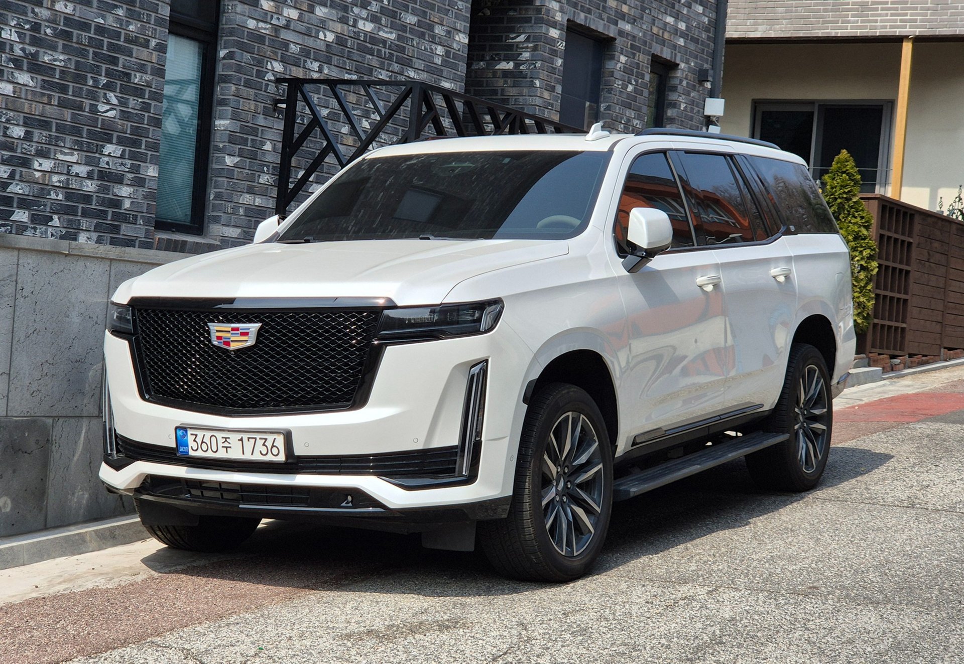 CADILLAC ESCALADE 5TH GENERATION - View 1