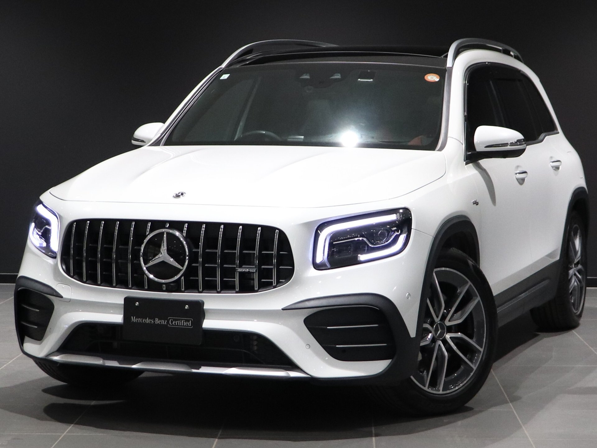 MERCEDES-BENZ GLB AMG - View 1