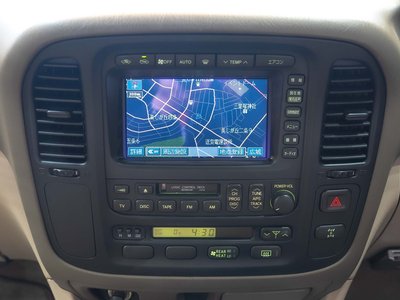 TOYOTA LAND CRUISER 100 - 8