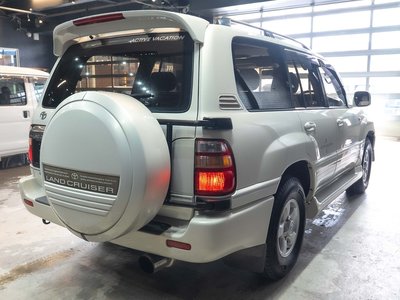 TOYOTA LAND CRUISER 100 - 6