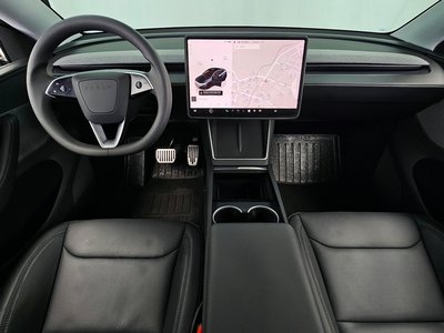 TESLA MODEL Y - 5
