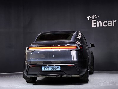 TESLA MODEL Y - 4