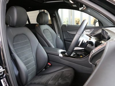 MERCEDES-BENZ EQC - 6