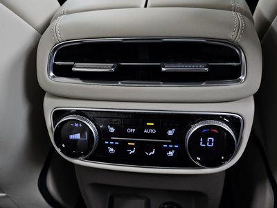 2023 Genesis GV80 thumbnail 38