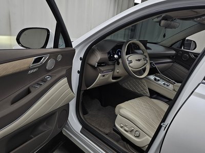 2023 Genesis GV80 thumbnail 13
