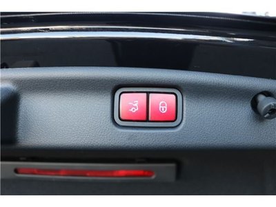 2023 Mercedes-BENZ C-CLASS thumbnail 32