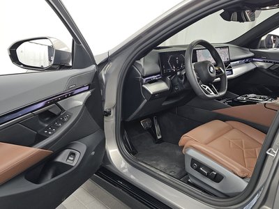 صورة 10 لـ 2025 BMW 5 SERIES