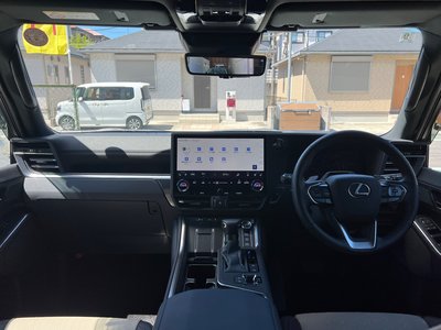2025 Lexus GX thumbnail 22