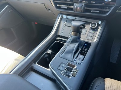 2025 Lexus GX thumbnail 27