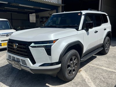 صورة 4 لـ 2025 Lexus GX