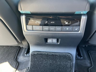 2025 Lexus GX thumbnail 38