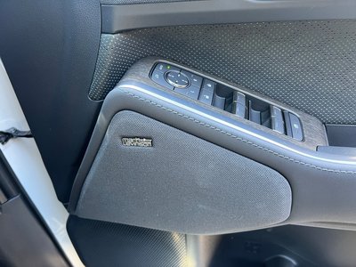 2025 Lexus GX thumbnail 32