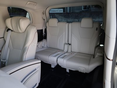 صورة 8 لـ 2024 Lexus LM
