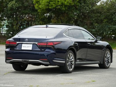 LEXUS LS - 6