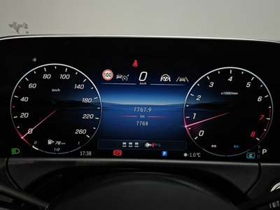 MERCEDES-BENZ E-CLASS - 9