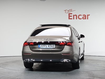 MERCEDES-BENZ E-CLASS - 5