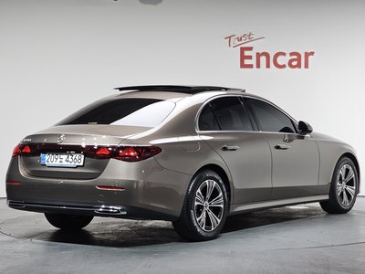 MERCEDES-BENZ E-CLASS - 2