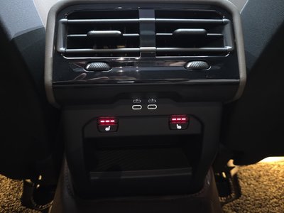 2025 BMW 5 SERIES — миниатюра 31
