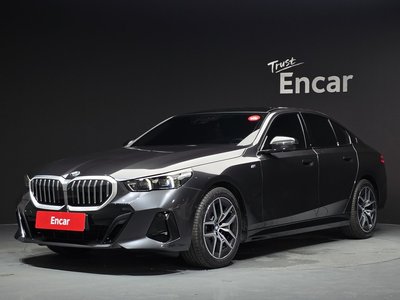 صورة 1 لـ 2025 BMW 5 SERIES