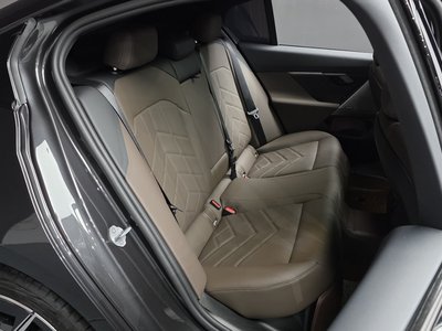 2025 BMW 5 SERIES — миниатюра 13
