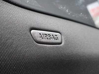 2025 BMW 5 SERIES — миниатюра 21