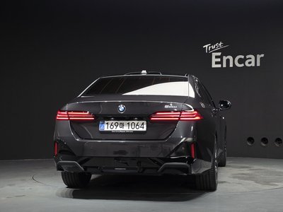 صورة 6 لـ 2025 BMW 5 SERIES