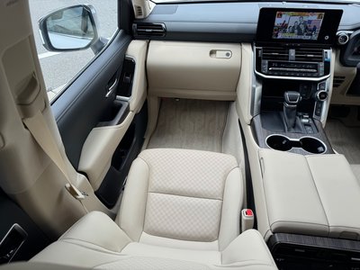 2025 Toyota LAND CRUISER 300 — миниатюра 42