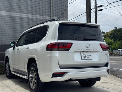 2025 Toyota LAND CRUISER 300 — фото 10