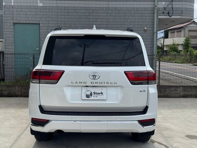 2025 Toyota LAND CRUISER 300 — миниатюра 11