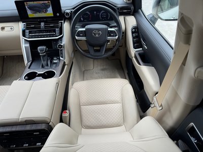 2025 Toyota LAND CRUISER 300 — миниатюра 43