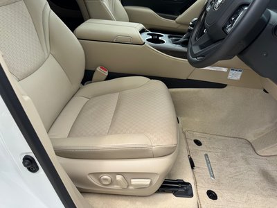 2025 Toyota LAND CRUISER 300 — миниатюра 44