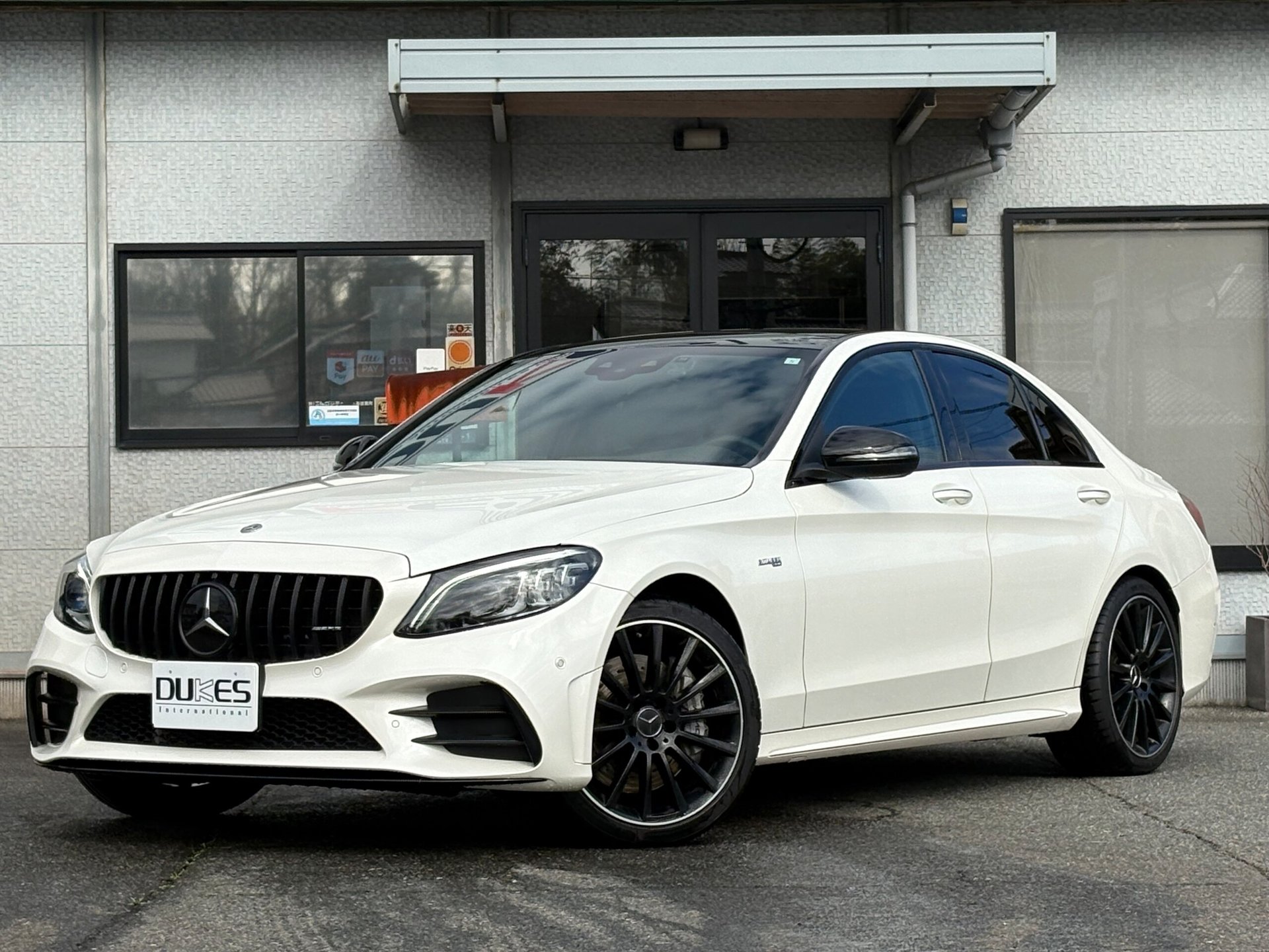 MERCEDES-BENZ C-CLASS AMG - View 1