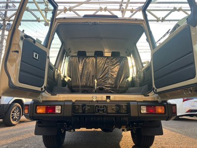 TOYOTA LAND CRUISER 70 - 8